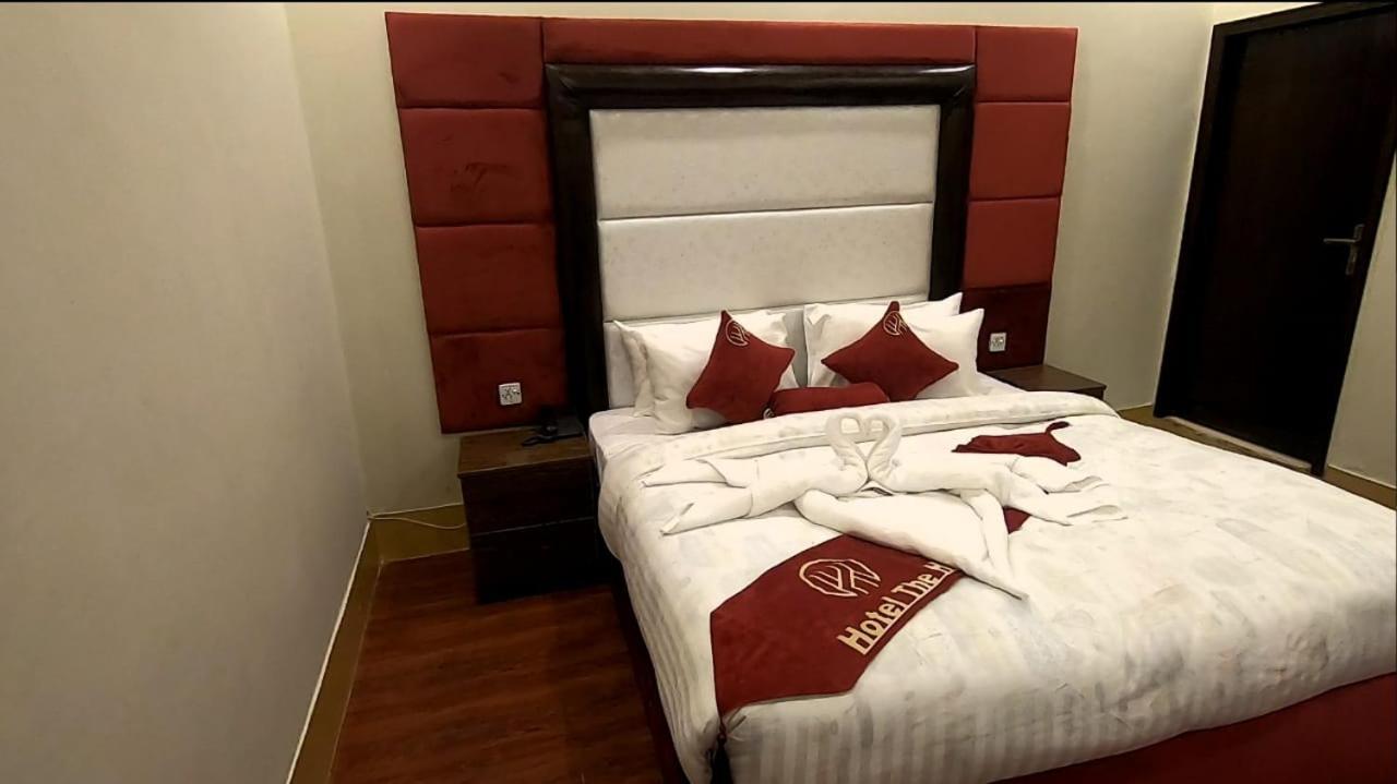 לאהור Hotel The Holiday מראה חיצוני תמונה